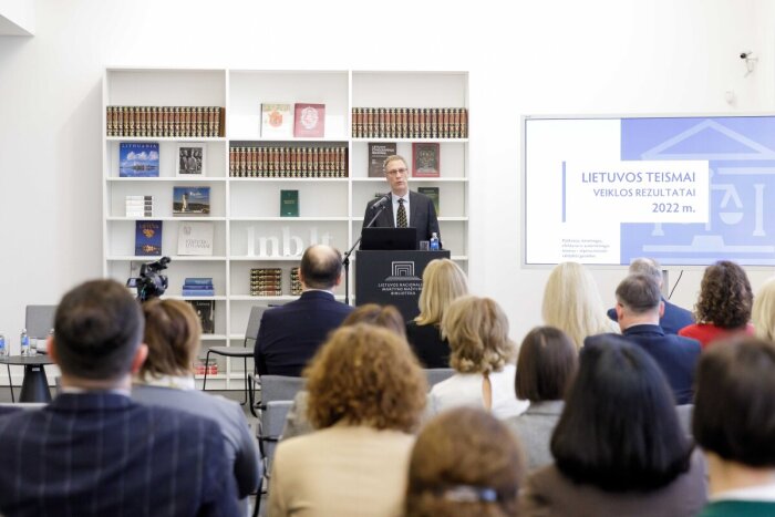 Teismai pristatė veiklos rezultatus ir diskutavo apie darbuotojų psichologinę gerovę 
